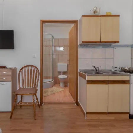 Pet Friendly In With Wifi Apartment *